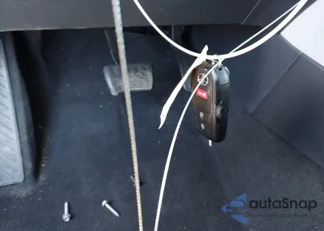 2025 Toyota Corolla Cross Le z USA, uszkodzony, nr VIN 7MUBAAAG5SV128862